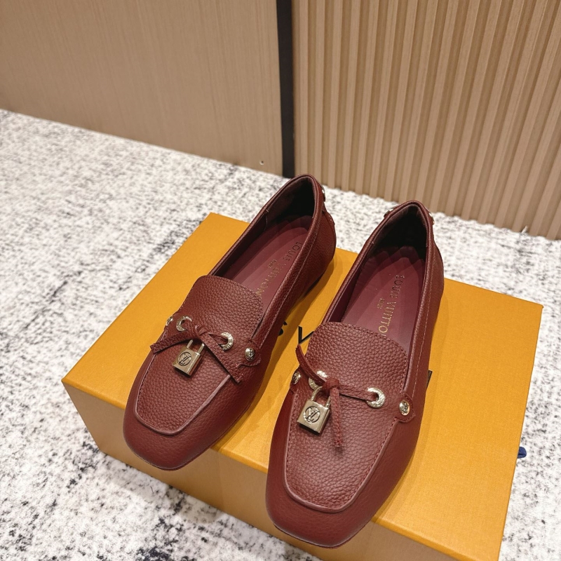 l0vis Vvtt0n loafers